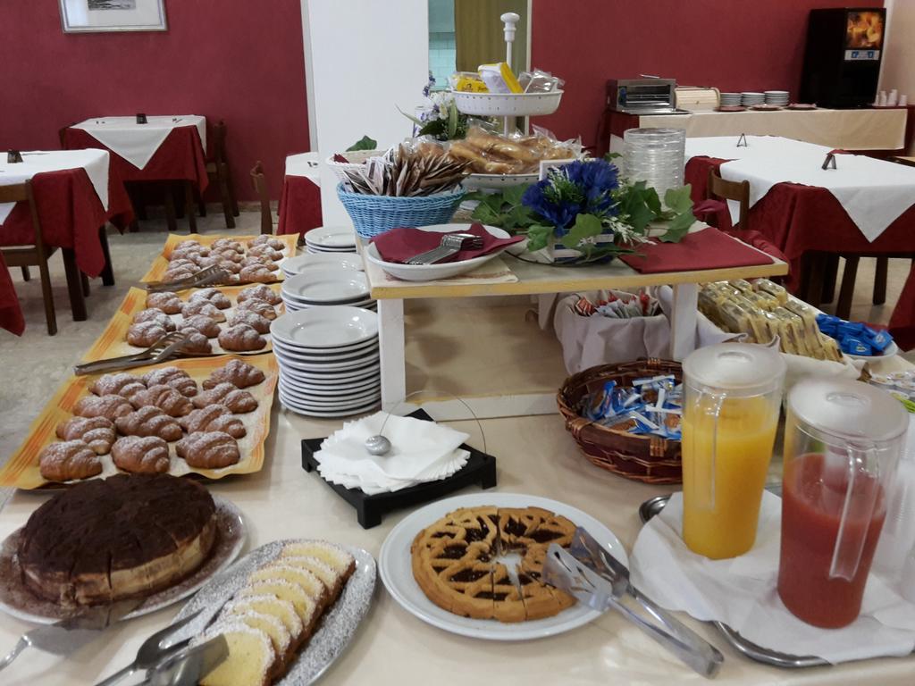 Hotel Annetta Ρίμινι Εξωτερικό φωτογραφία
