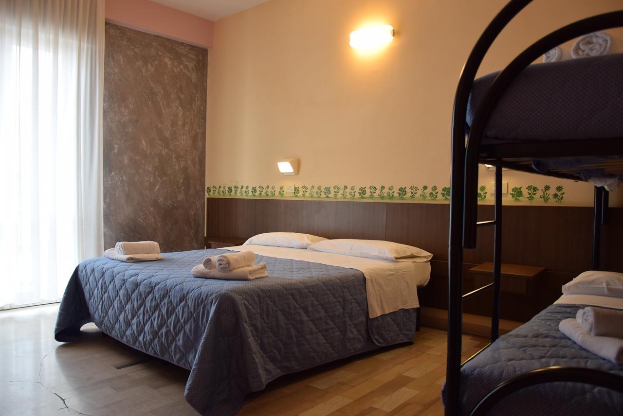 Hotel Annetta Ρίμινι Εξωτερικό φωτογραφία